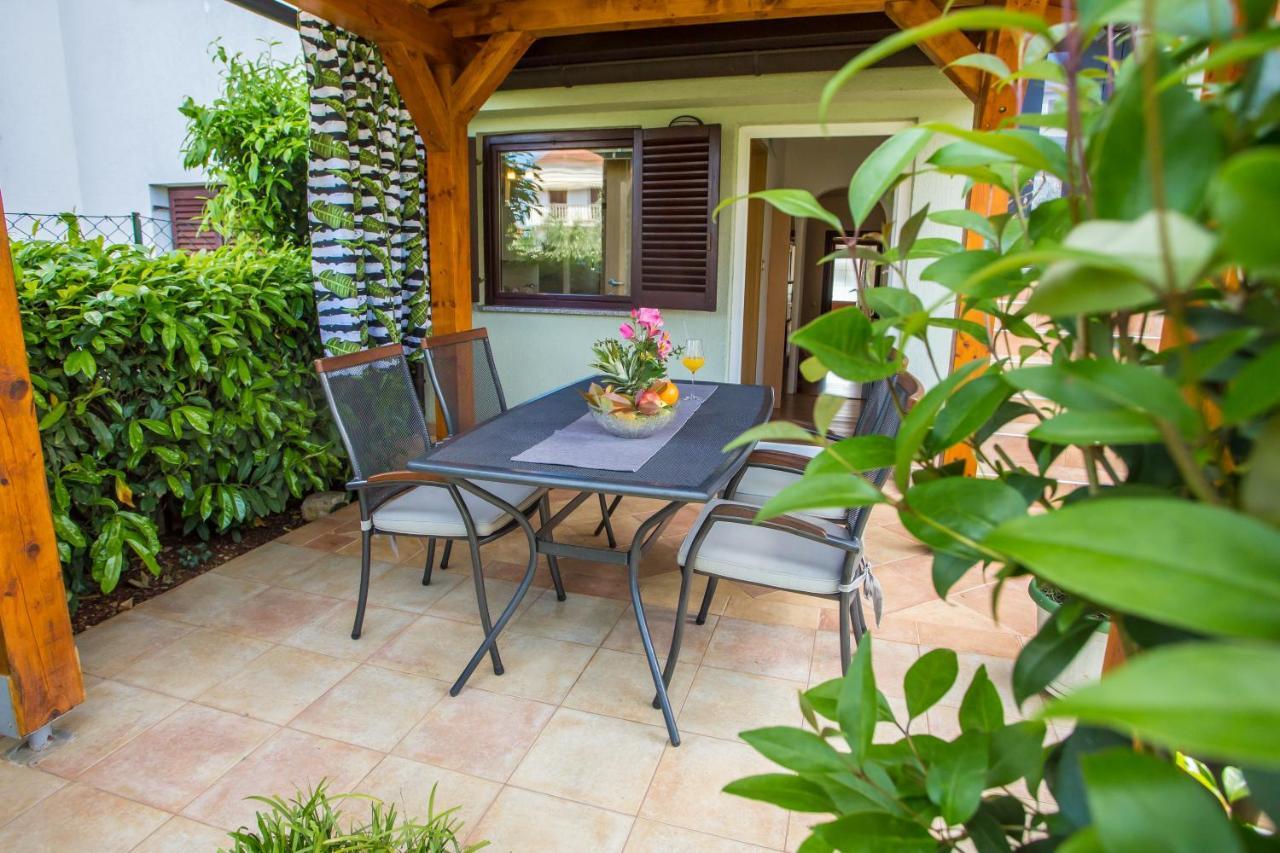 Motovunska 39A Apartment โปเรช ภายนอก รูปภาพ