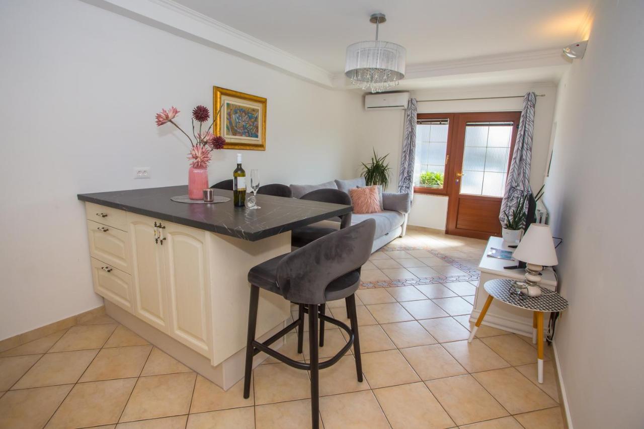 Motovunska 39A Apartment โปเรช ภายนอก รูปภาพ